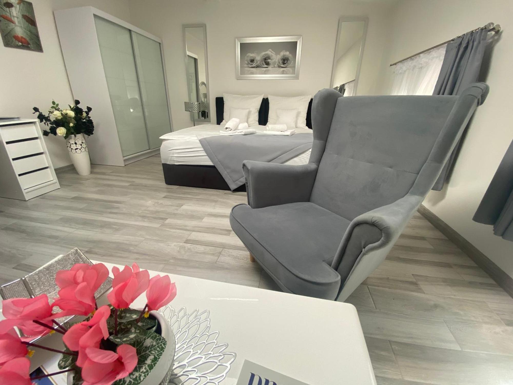 Rezydencja Mysliwska - Apartamenty Koszalin Extérieur photo